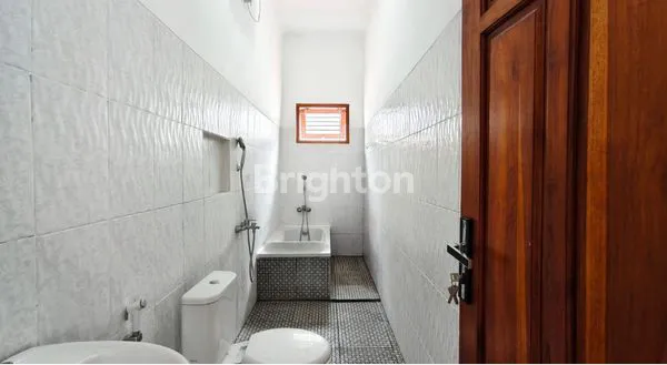 image RUMAH MEWAH 2 LANTAI + POOL DI JANTUNG JIMBARAN BALI (6)