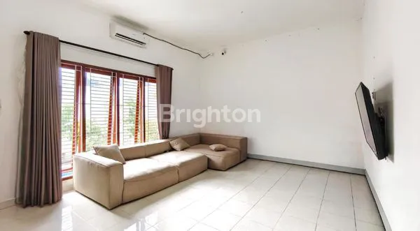 image RUMAH MEWAH 2 LANTAI + POOL DI JANTUNG JIMBARAN BALI (7)