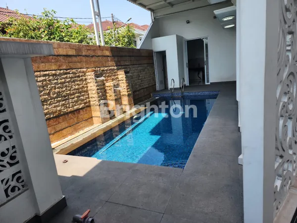 image RUMAH MEWAH EKSLUSIF KOMPLEK HANKAM JOGLO JAKARTA (2)