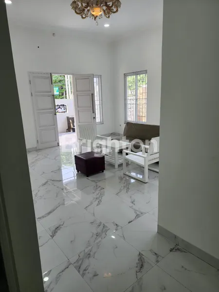 image RUMAH MEWAH EKSLUSIF KOMPLEK HANKAM JOGLO JAKARTA (5)