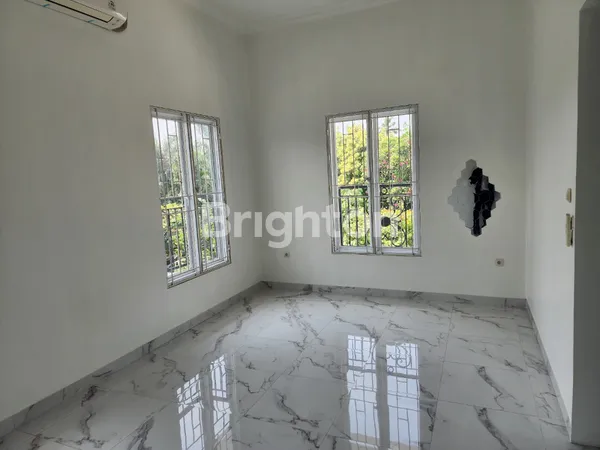 image RUMAH MEWAH EKSLUSIF KOMPLEK HANKAM JOGLO JAKARTA (7)