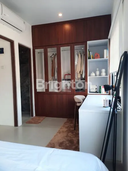 image HUNIAN CANTIK DUA LANTAI DENGAN KONSEP MODERN CLASSIC DEKAT TOL CIMANGGIS (4)