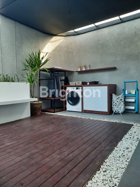 image HUNIAN CANTIK DUA LANTAI DENGAN KONSEP MODERN CLASSIC DEKAT TOL CIMANGGIS (6)