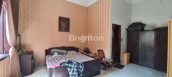 image RUMAH MEWAH 2 LANTAI STRATEGIS DI PUSPANJOLO BARAT SEMARANG (8)