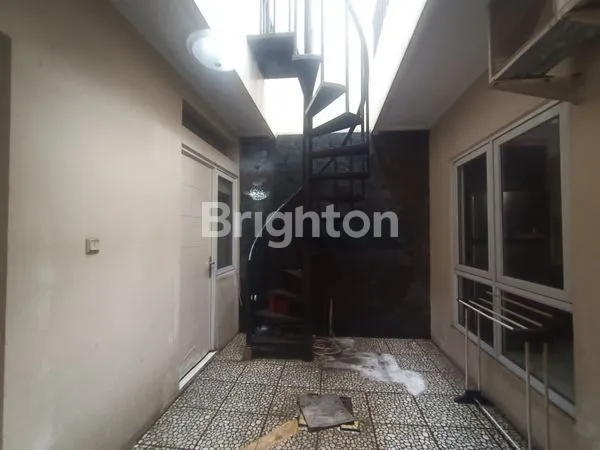 image RUMAH SEWA SEMI-FURNISHED 5KT DI KOTA WISATA DEKAT MALL (3)