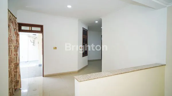 image RUMAH MEGAH DI JALAN THALIB (3)