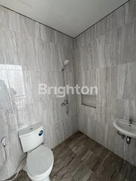 image RUMAH BANGUNAN MANDIRI GRIYA PARAHITA BSD SIAP HUNI (6)