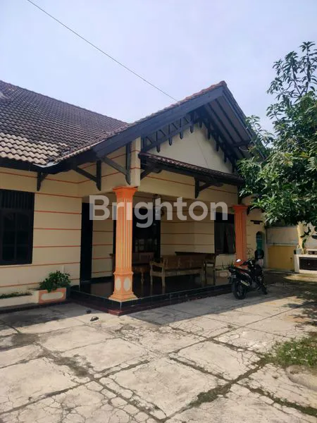 image DIJUAL RUMAH TINGGAL BESAR SIAP PAKAI KADIPIRO (3)