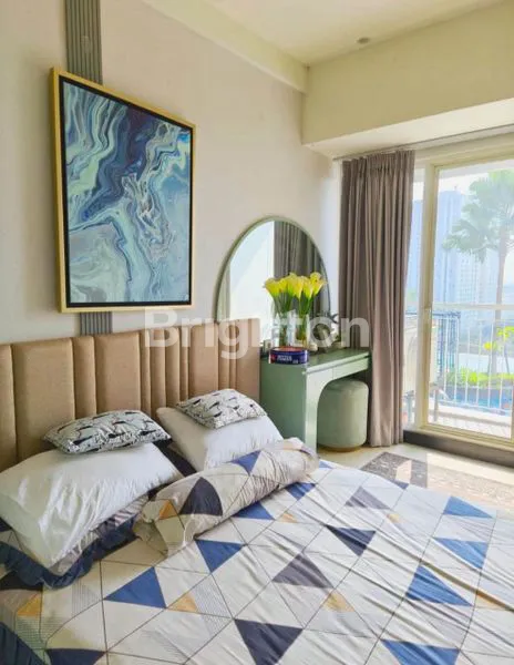 image APARTEMEN STUDIO MEWAH AMOR PAKUWON, VIEW KOLAM RENANG (3)