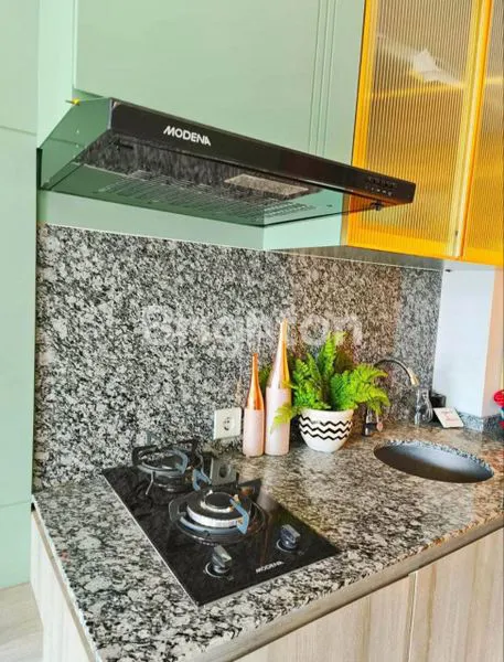 image APARTEMEN STUDIO MEWAH AMOR PAKUWON, VIEW KOLAM RENANG (6)