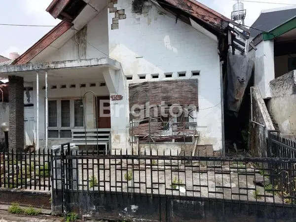 image RUMAH TUA HARUS RENOV LOKASI STRATEGIS BEBAS BANJIR DEKAT AKSES TOL DAN TRANSPORTASI UMUM TEBET BARAT JAKARTA SELATAN (2)