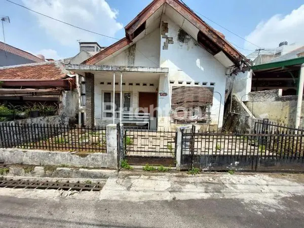image RUMAH TUA HARUS RENOV LOKASI STRATEGIS BEBAS BANJIR DEKAT AKSES TOL DAN TRANSPORTASI UMUM TEBET BARAT JAKARTA SELATAN (1)