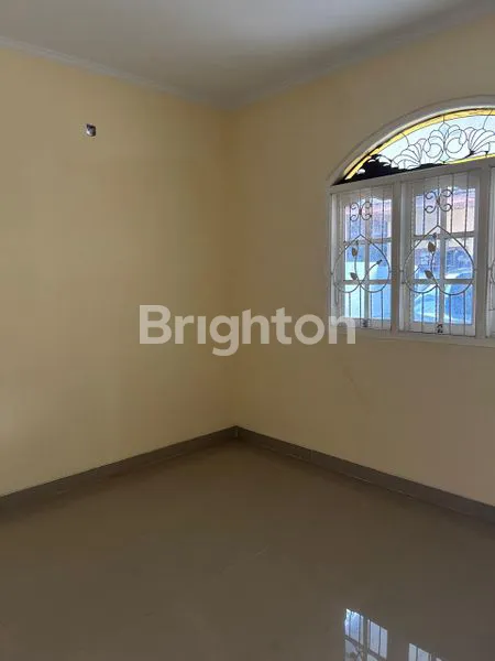 image RUMAH SIAP HUNI TANPA RENOVASI CIJANTUNG PASAR REBO JAKARTA TIMUR (5)