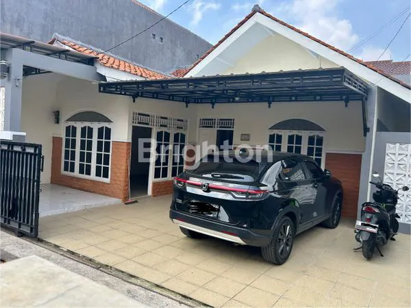 image RUMAH SIAP HUNI TANPA RENOVASI CIJANTUNG PASAR REBO JAKARTA TIMUR (1)
