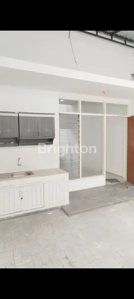 image RUKO 3 LANTAI DI RAYA JEMURSARI, SIAP HUNI! (3)