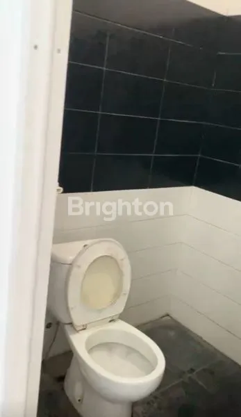 image RUMAH 2 LANTAI DI SAWOJAJAR (7)