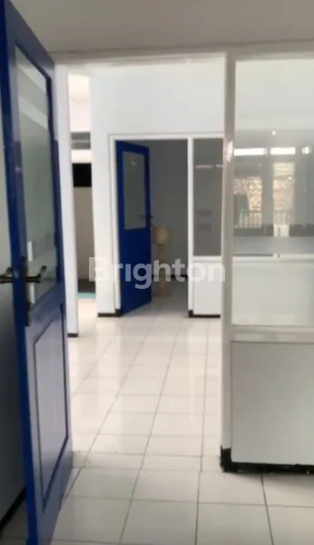 image RUMAH 2 LANTAI DI SAWOJAJAR (6)