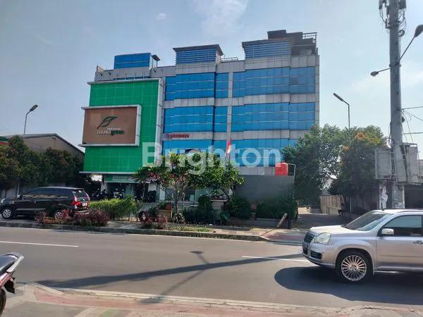 image RUKO STRATEGIS 4,5 LANTAI SIAP PAKAI LOKASI SANGAT STRATEGIS DI JALAN UTAMA PAHLAWAN REVOLUSI, DUREN SAWIT PONDOK BAMBU (1)