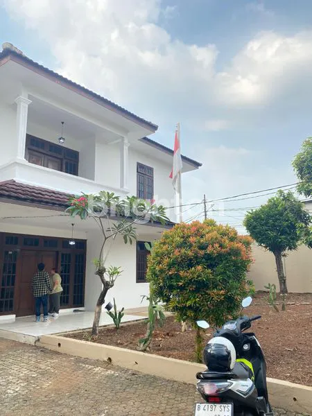 SEWA RUMAH PREMIUM 400M² DI CIPETE, LOKASI STRATEGIS DEKAT LRT