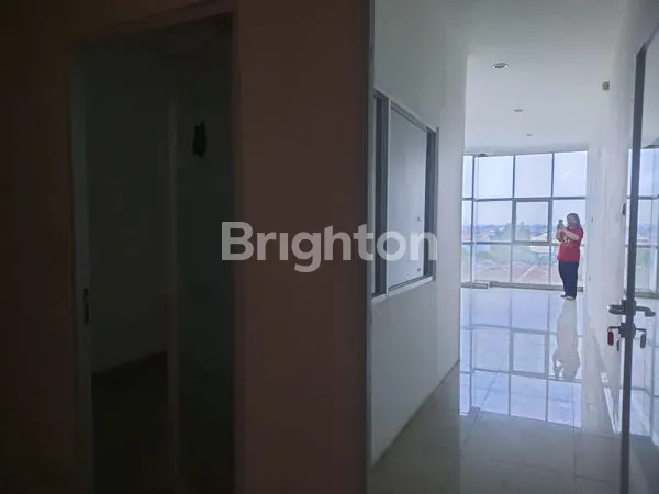 image INVESTASI EMAS: RUKO 4,5 LANTAI JALAN UTAMA PAHLAWAN REVOLUSI (3)