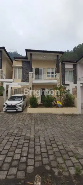 VILLA BIDADARI BATU MALANG.