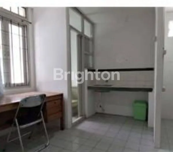 image RUMAH KOS MEWAH 423M² DI MAINROAD BRIGJEN KATAMSO, INVESTASI POTENSIAL (4)