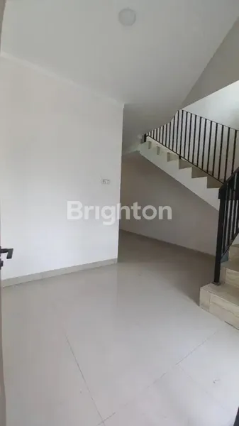 image RUMAH BARU ROYAL PAKA RESIDENCE DEKAT UPN (2)