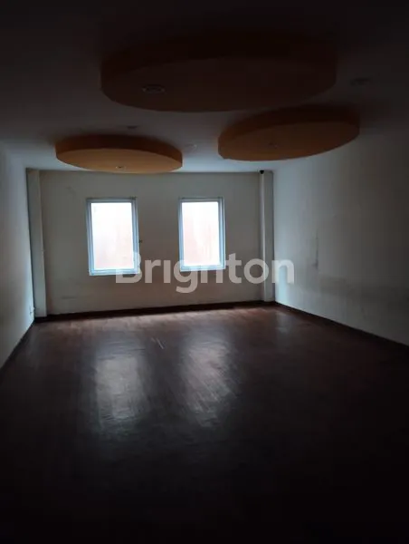 image GEDUNG KOMERSIAL MEWAH 4 LANTAI DI PUSAT BISNIS DENPASAR (6)