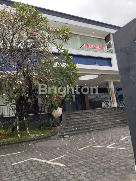 image GEDUNG KOMERSIAL MEWAH 4 LANTAI DI PUSAT BISNIS DENPASAR (7)