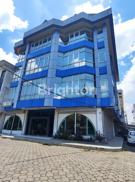 image RUKO 4 LANTAI KOMERSIAL AREA MANYAR POTENSI BISNIS BESAR COCOK SHOWROOM / KANTOR / CAFE (1)