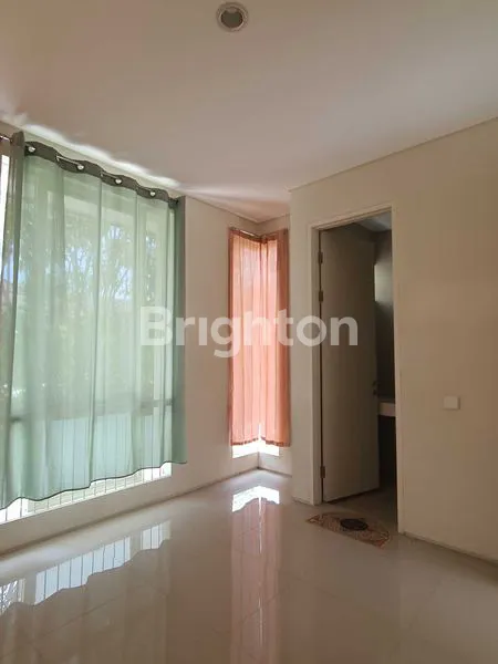 image RUMAH MODERN FULLY AC DI NORTHWEST PARK CITRALAND SURABAYA (6)