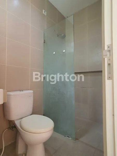 image RUMAH MODERN FULLY AC DI NORTHWEST PARK CITRALAND SURABAYA (7)