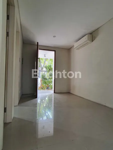 image RUMAH MODERN FULLY AC DI NORTHWEST PARK CITRALAND SURABAYA (5)