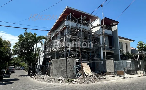 image RUMAH MANYAR BOULEVARD BRAND NEW GRESS TROPICAL MINIMALIS MODERN (1)