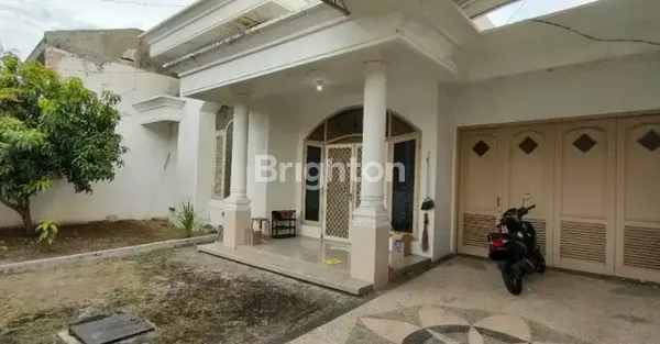 image DIJUAL RUMAH MANYAR TERAWAT STRATEGIS DEKAT UNTAG (2)