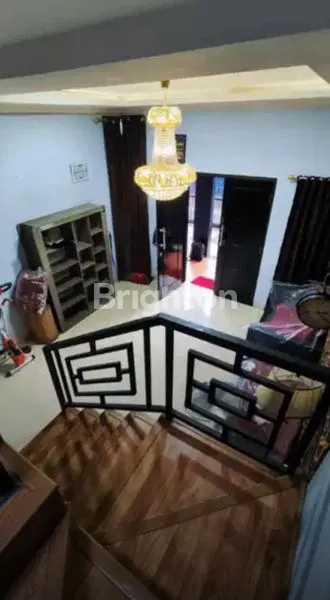 image DIJUAL RUMAH MEWAH SEMI FURNISH 2 LANTAI + BONUS MOBIL FORD FIESTA BEBAS BANJIR – CONDET, JAKARTA TIMUR  (4)