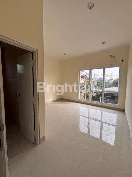 image SIAP HUNI ! RUMAH BARU GADING SERPONG DESAIN ELEGAN DAN FASILITAS LENGKAP (5)