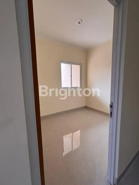 image SIAP HUNI ! RUMAH BARU GADING SERPONG DESAIN ELEGAN DAN FASILITAS LENGKAP (7)