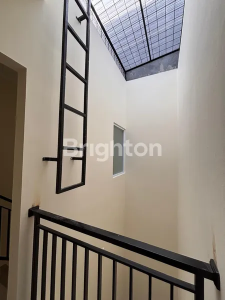 image DIJUAL RUMAH BARU MINIMALIS MODERN DI GADING SERPONG –  LOKASI STRATEGIS SIAP HUNI ! (7)