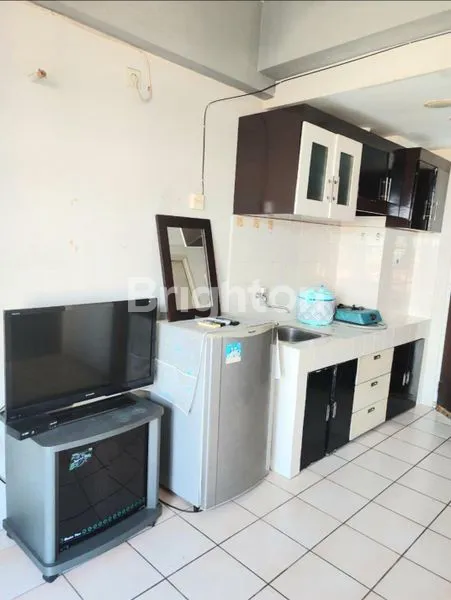 image APARTEMEN METROPOLIS TYPE STUDIO FULLFURNISH VIEW POOL (3)