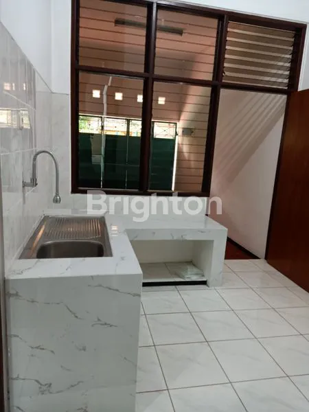 image HUNIAN NYAMAN DI SIMO, GARASI LUAS, SIAP HUNI (4)