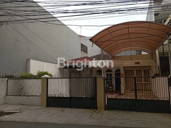 image RUMAH LUAS 324M² DI KELAPA GADING, 4+1 KAMAR TIDUR, SHM (1)