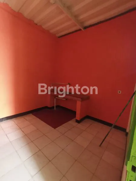 image RUMAH 3 LANTAI SIAP HUNI DI JELAMBAR JAKARTA BARAT (8)