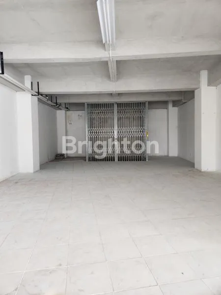 image GEDUNG BLONG DITENGAH KOTA BISA UNTUK TEMPAT KURSUS/KANTOR/RESTO/GALERY,SIAP PAKAI (3)