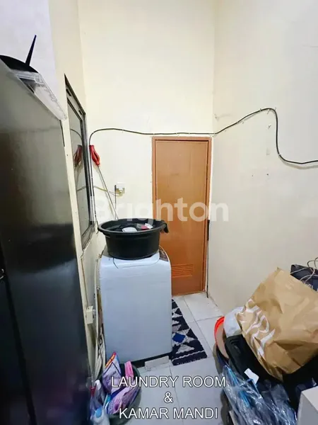 image DIJUAL RUMAH KOS DI KUTISARI, BANGUNAN BARU, SANGAT TERAWAT, DEKAT KAMPUS PETRA  (5)