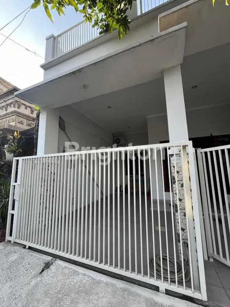 image RUMAH MINIMALIS DI RUNGKUT MAPAN* (6)