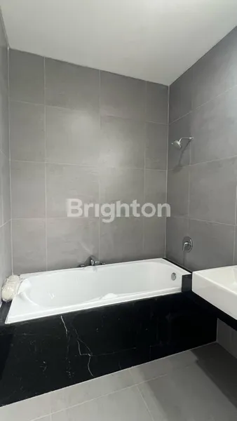 image RUMAH MURAH AMERICAN STYLE OAKWOOD CITRALAND SURABAYA BARAT (8)