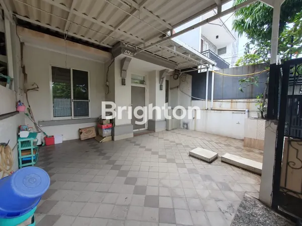 image HUNIAN 2 LANTAI DENGAN LOKASI STRATEGIS DI DI TAMAN SEMANAN INDAH, JAKARTA BARAT (2)