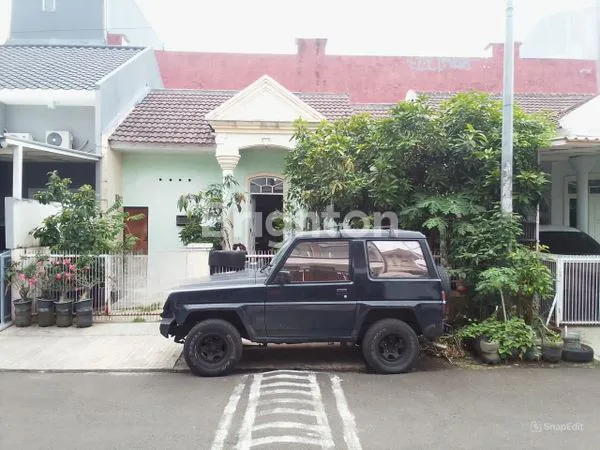 image RUMAH DEPAN PASAR MODERN BSD! JALAN KAKI KE HALTE & BELAKANG BCA! (1)