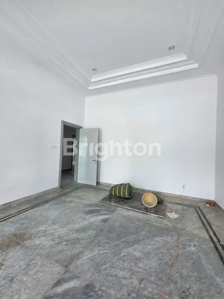 image DISEWAKAN RUMAH MEWAH PINGGIR JALAN BESAR (1)